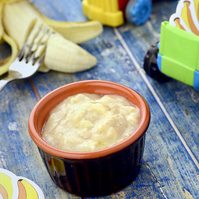 Banana puree for baby food diversification